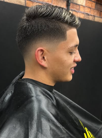 Fade com topete texturizado